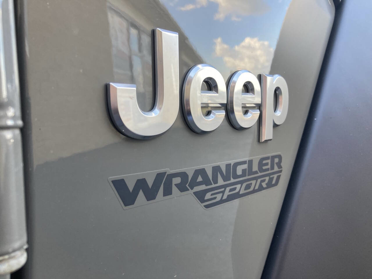Used 2020 Jeep Wrangler Sport image 9