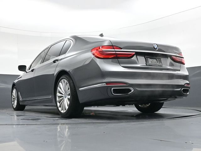 Used 2018 BMW 740i image 31