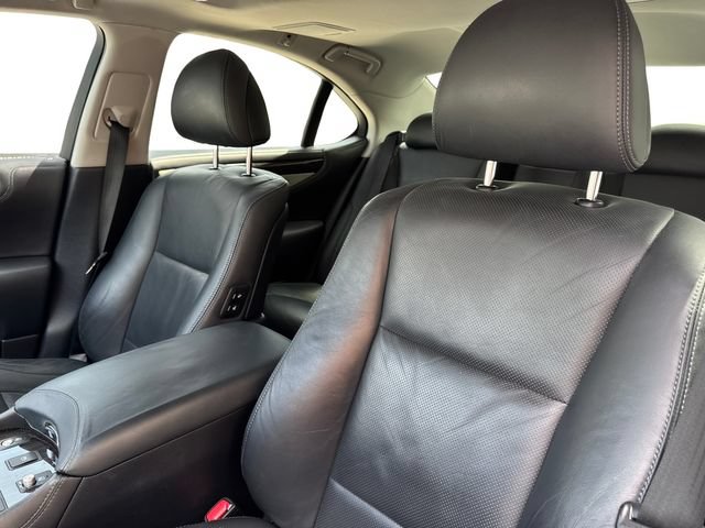 Used 2015 Lexus LS 460 RWD image 9