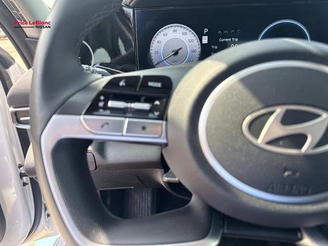 Used 2025 Hyundai Elantra SEL FWD image 22