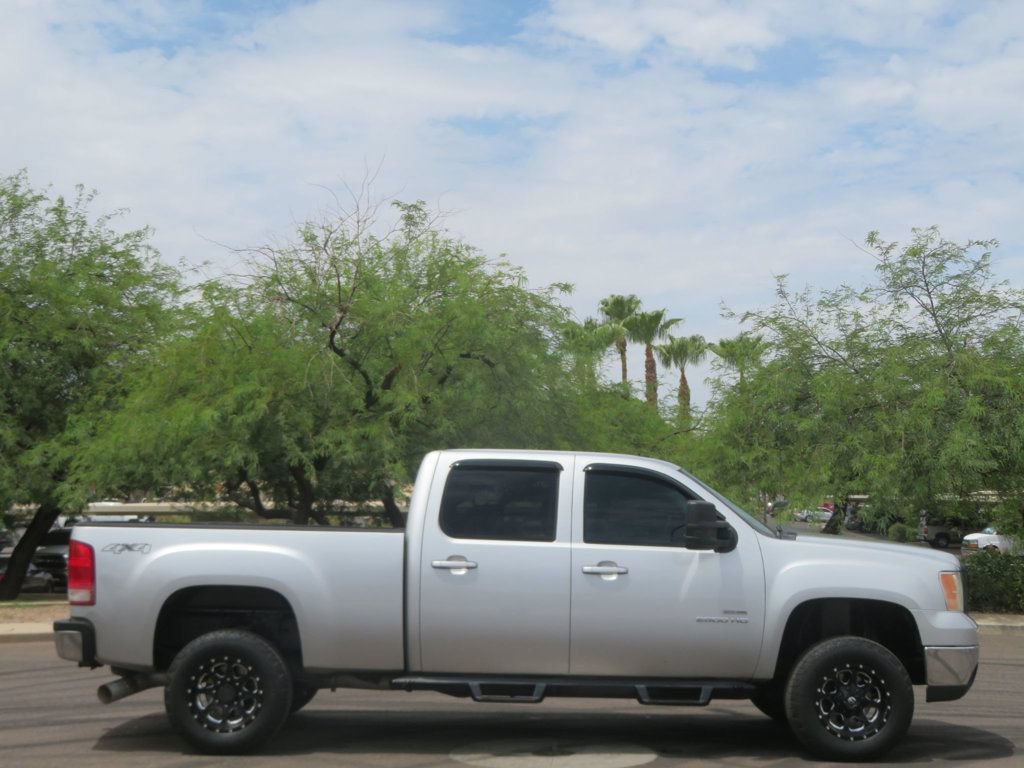 Used 2010 GMC Sierra 2500 SLT w/ SLT Convenience Package AWD/4WD image 3