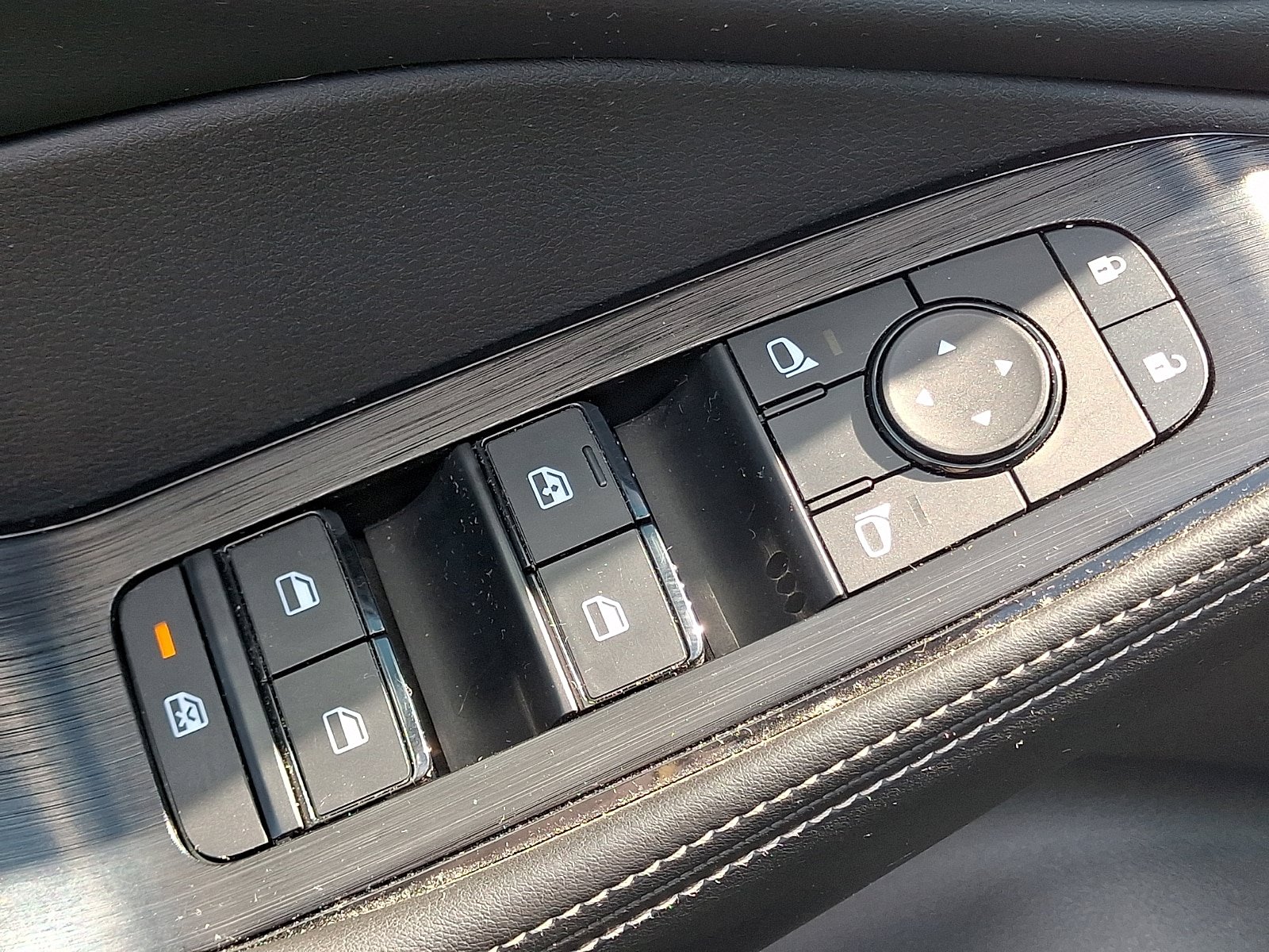 Used 2023 Nissan Rogue SV w/ SV Premium Package AWD/4WD image 27