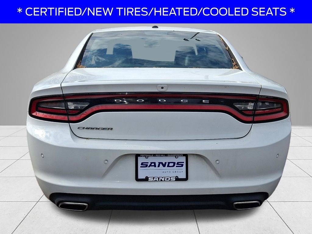 Used 2019 Dodge Charger SXT w/ Leather Interior Group RWD image 5