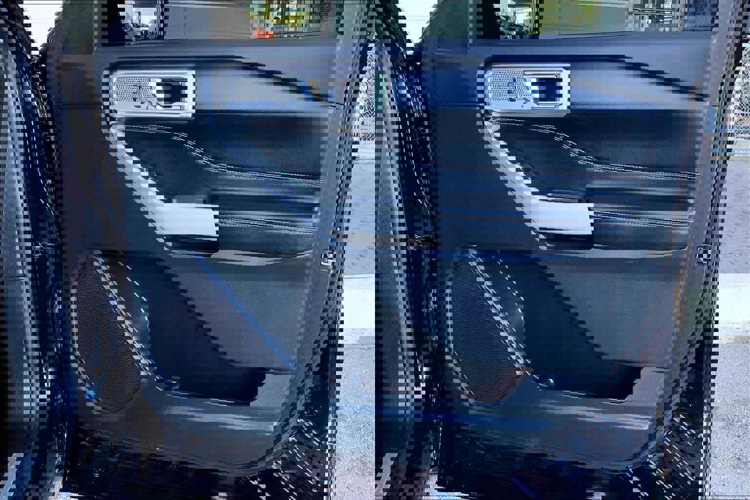 Used 2022 Ford Explorer Limited w/ Equipment Group 301A image 22