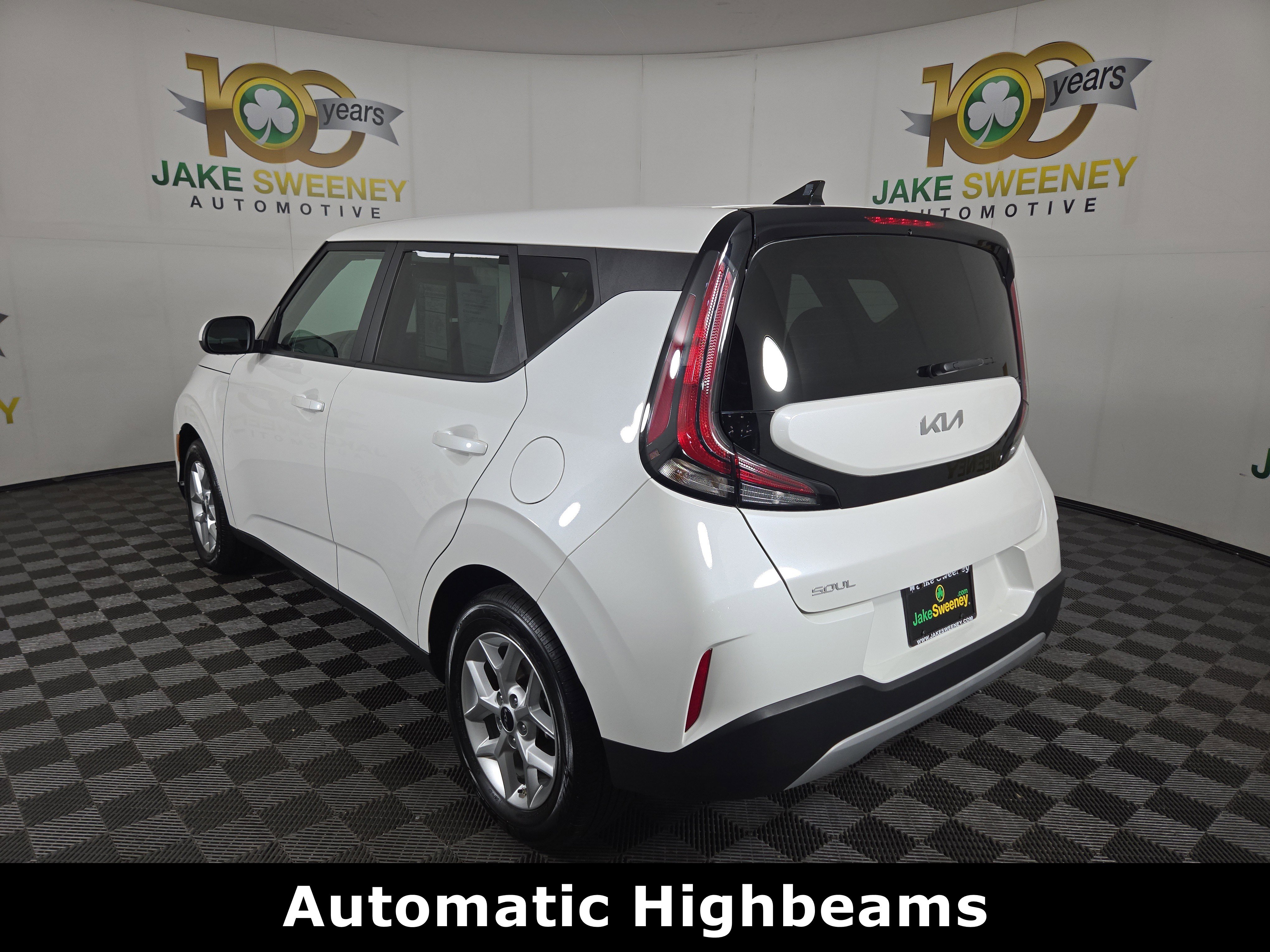 Used 2023 Kia Soul LX w/ LX Technology Package image 6