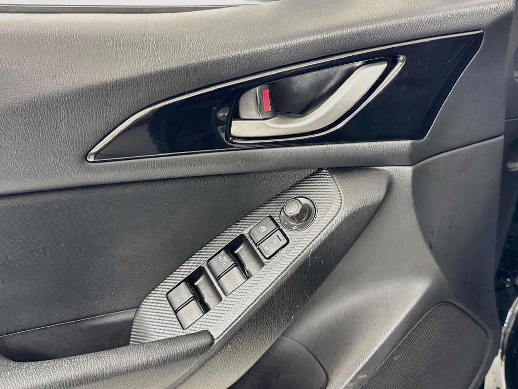 Used 2014 MAZDA MAZDA3 i Touring FWD image 15