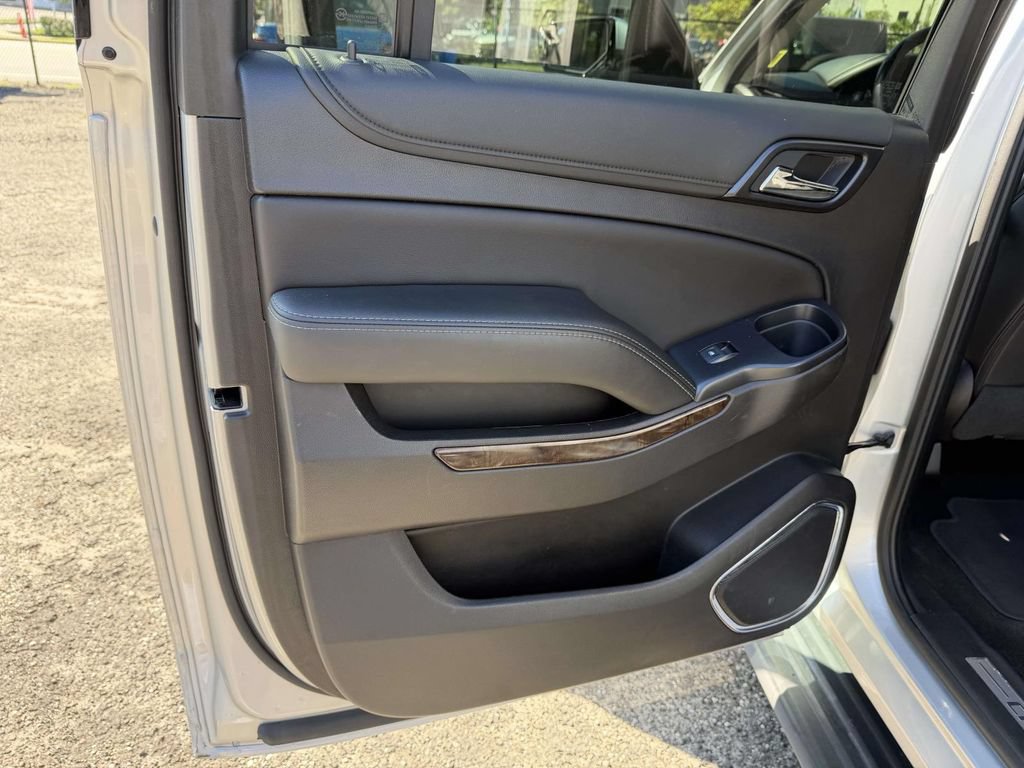 Used 2018 Chevrolet Suburban LT AWD/4WD image 20