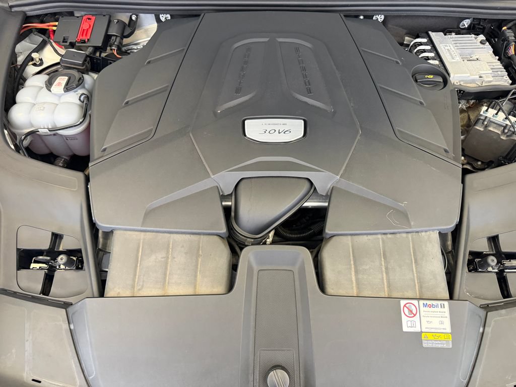Certified 2023 Porsche Cayenne Platinum Edition AWD/4WD image 27