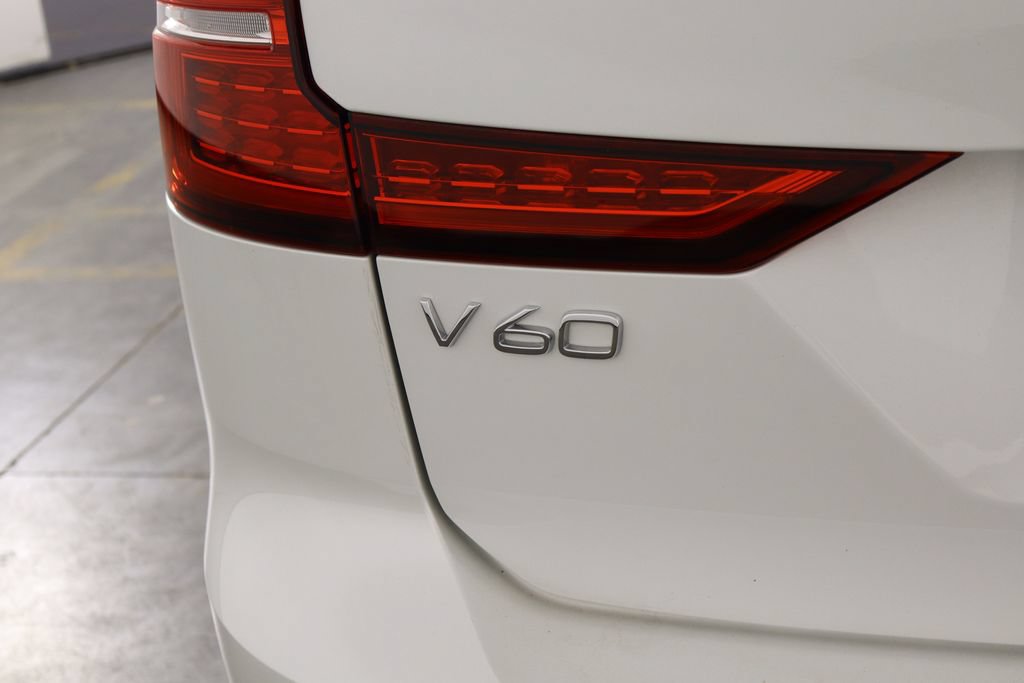 Used 2026 Volvo V60 B5 Cross Country Plus AWD/4WD image 39