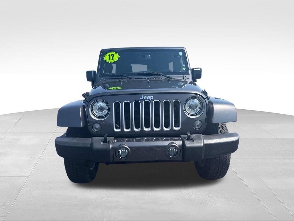 Used 2017 Jeep Wrangler Unlimited Sahara w/ Dual Top Group AWD/4WD image 20