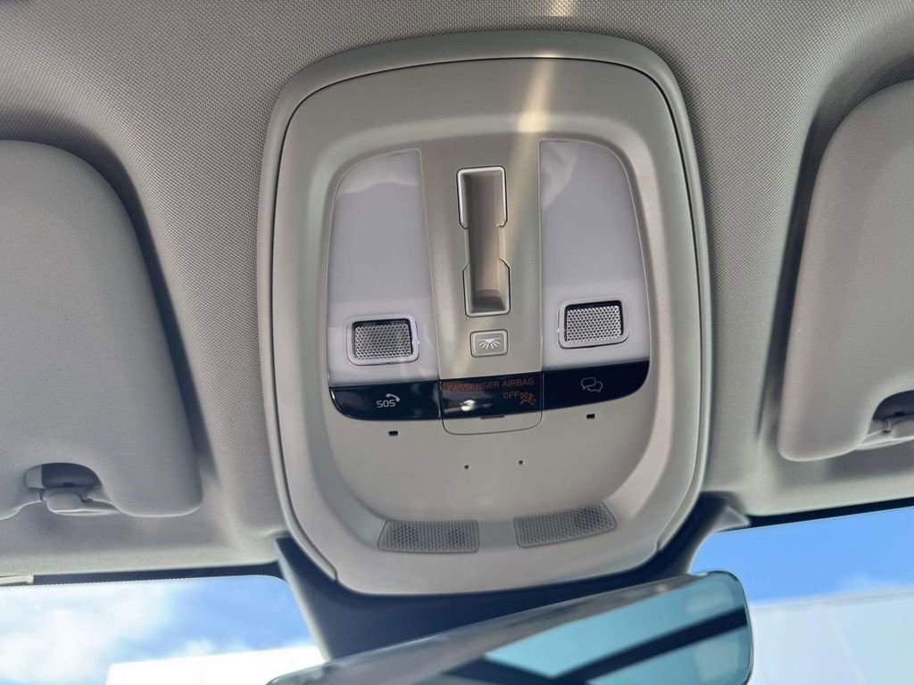 Certified 2023 Volvo XC60 B5 Plus w/ Climate Package image 30