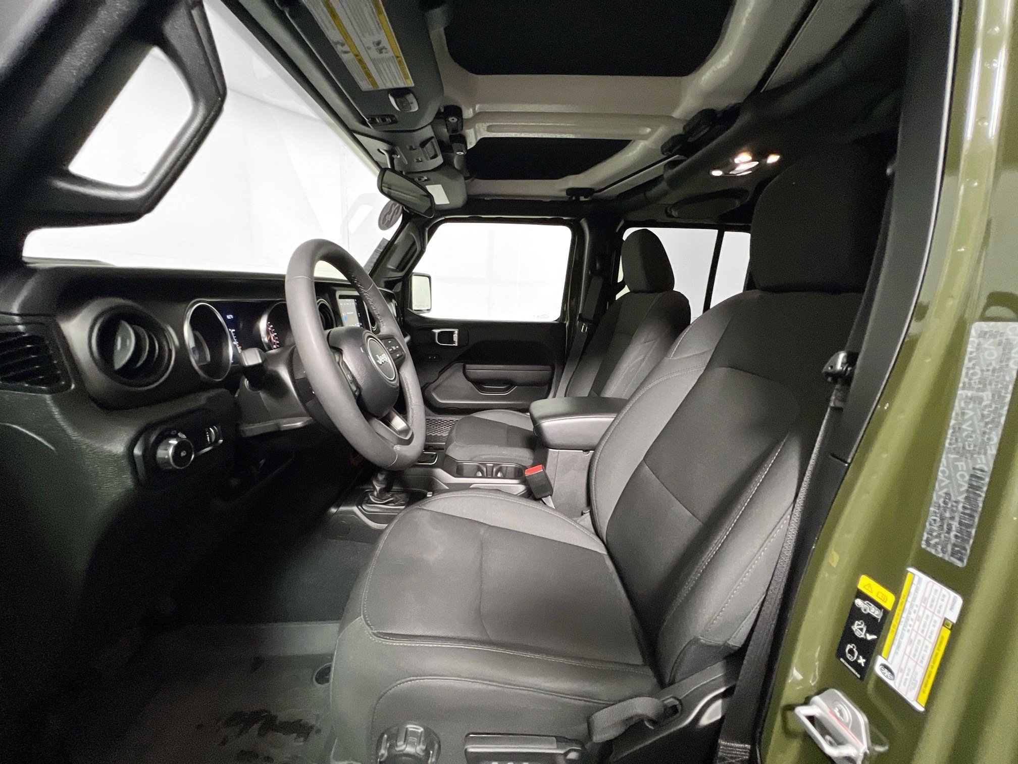 Used 2023 Jeep Wrangler Sport S image 14