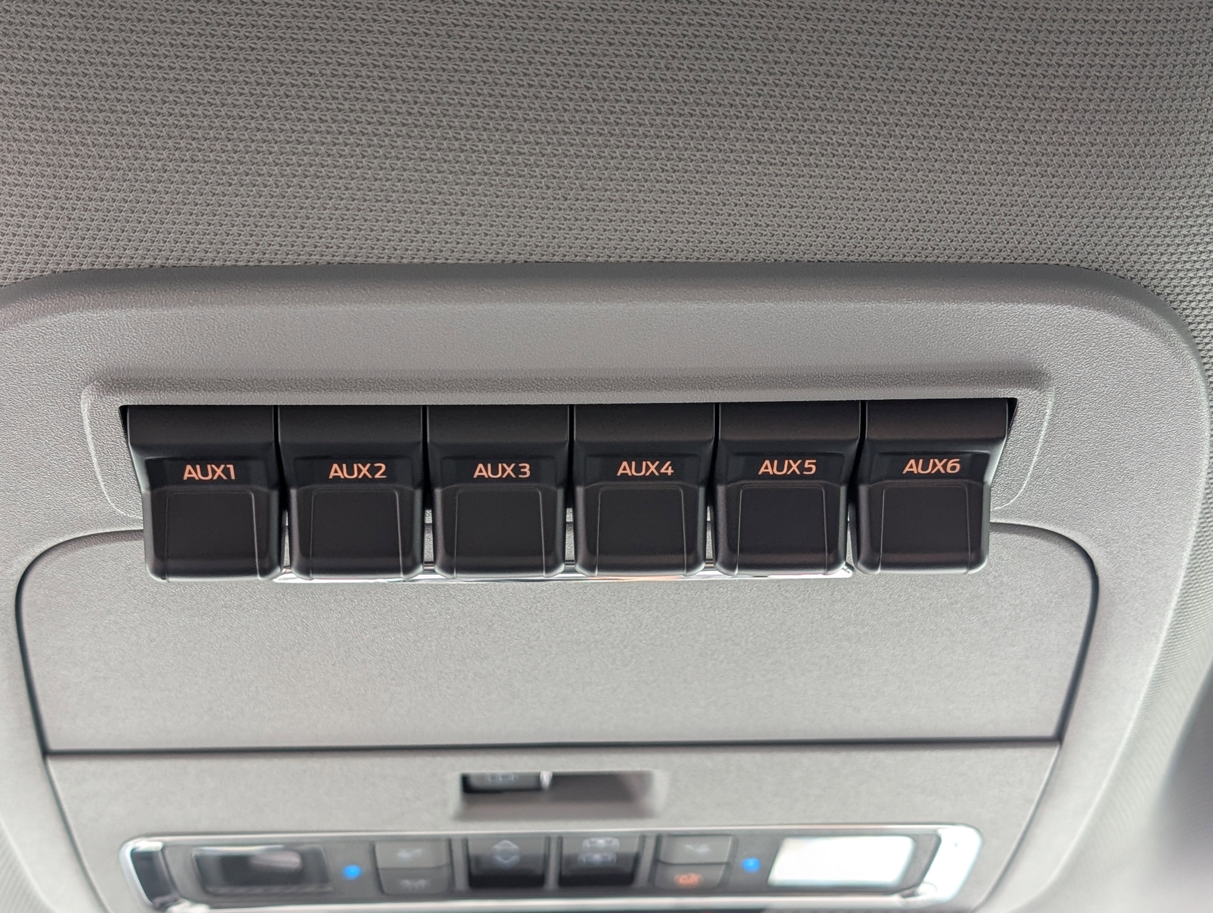 New 2026 Ford F350 Lariat w/ Black Appearance Package image 32