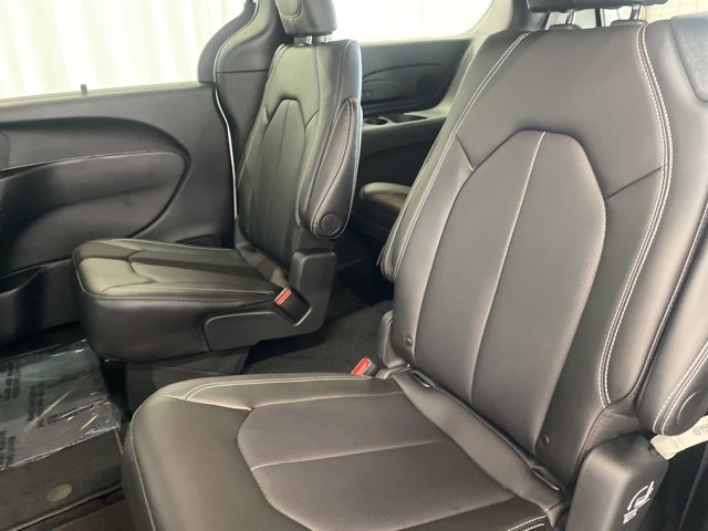New 2026 Chrysler Pacifica Select image 42