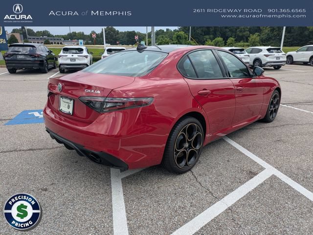 Used 2025 Alfa Romeo Giulia AWD w/ Driving Assist Package image 7