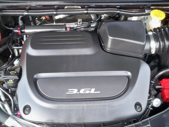 Used 2017 Chrysler Pacifica Touring-L Plus w/ Tire & Wheel Group image 11