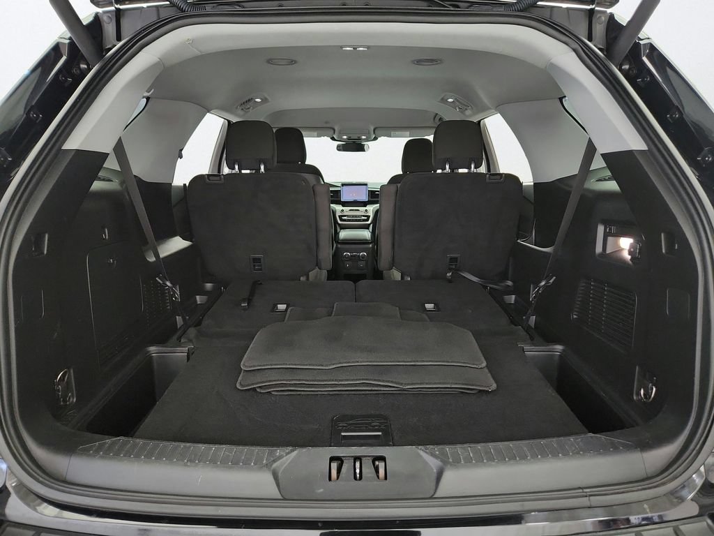 Used 2020 Ford Explorer XLT w/ Comfort Package RWD image 29