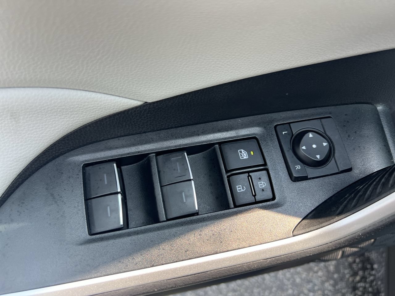 Used 2024 Toyota RAV4 XLE Premium FWD image 15
