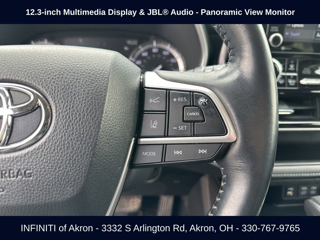 Used 2022 Toyota Highlander Limited AWD/4WD image 4