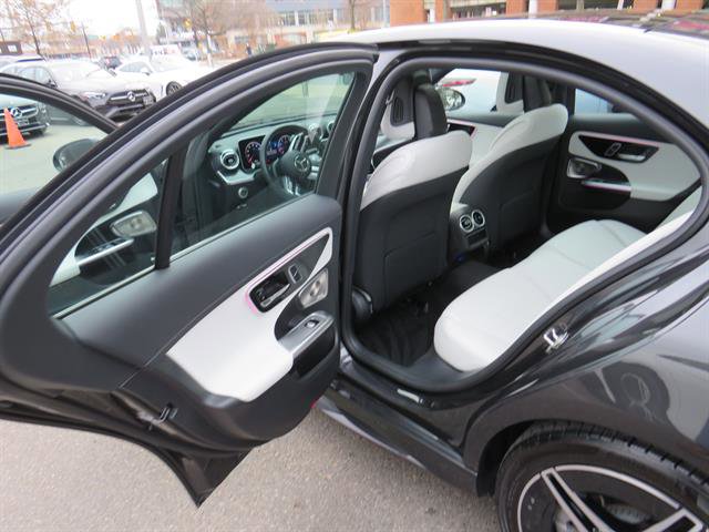 Used 2025 Mercedes-Benz C 300 4MATIC Sedan image 22
