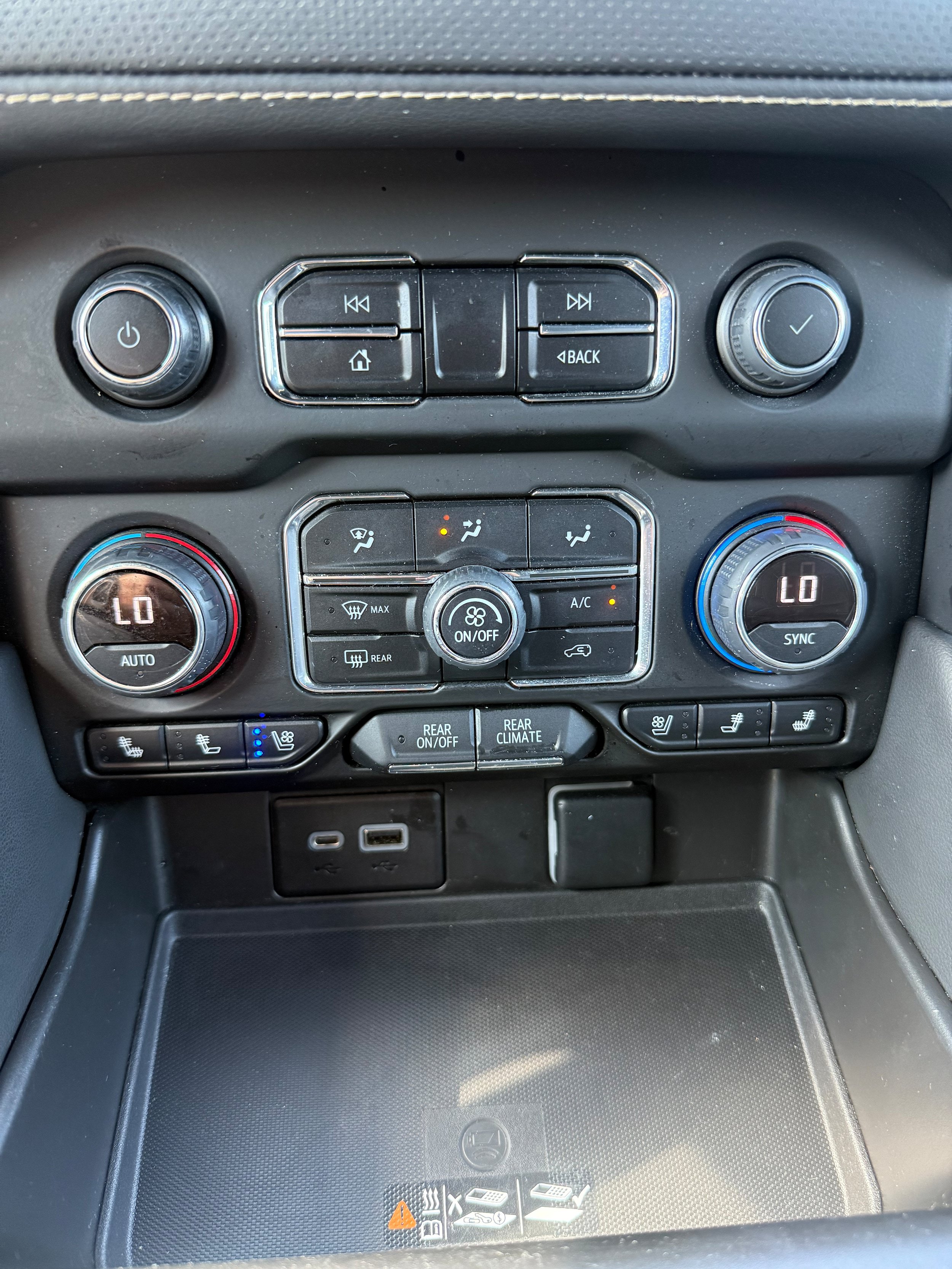 Used 2022 Chevrolet Tahoe Premier AWD/4WD image 20