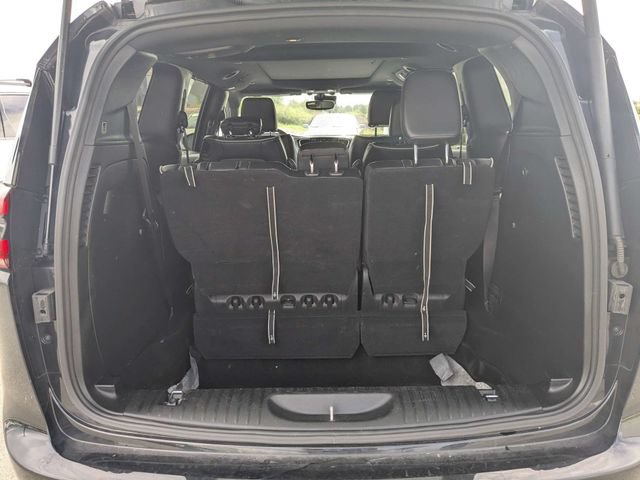 Used 2025 Chrysler Pacifica Limited FWD image 12