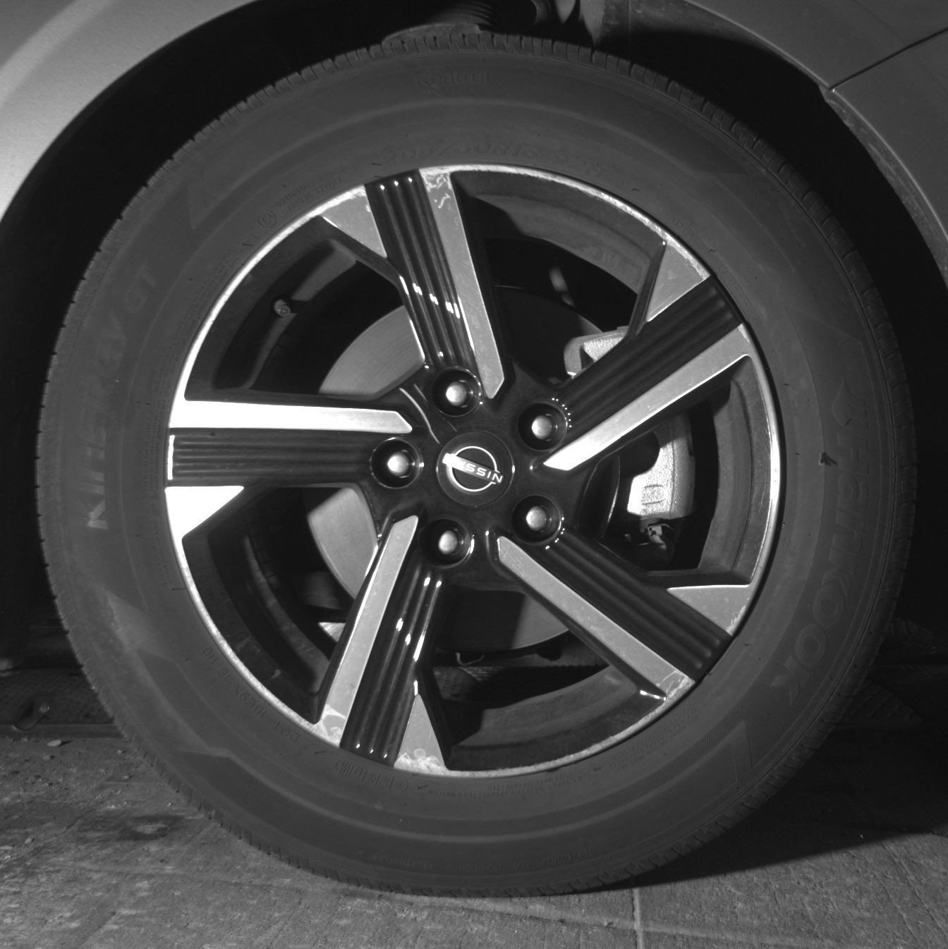 Used 2025 Nissan Sentra SV FWD image 16