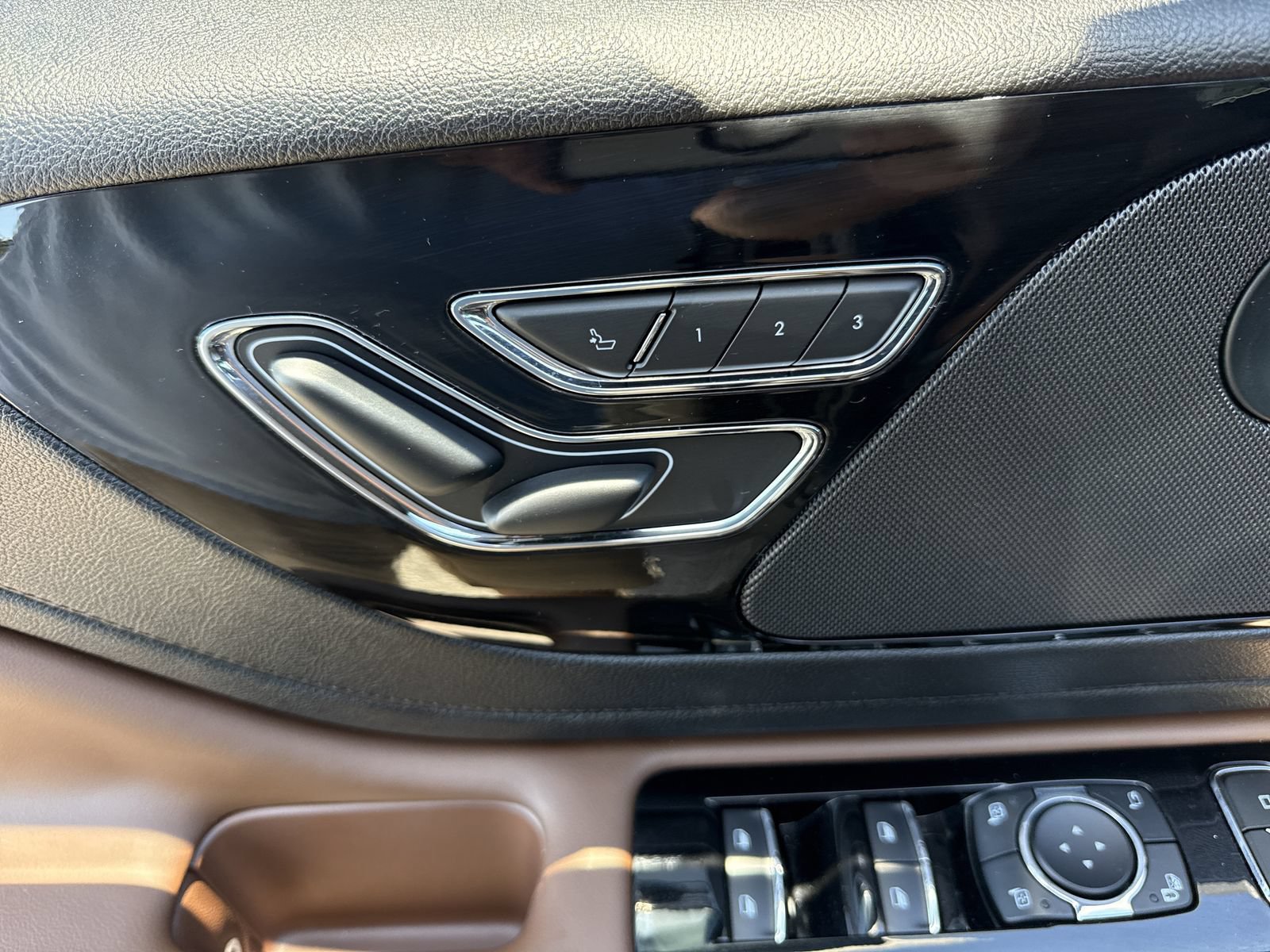Used 2023 Lincoln Aviator Grand Touring w/ Elements Package Plus AWD/4WD image 43