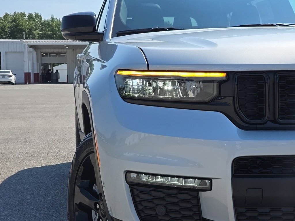 New 2025 Jeep Grand Cherokee L Limited w/ Luxury Tech Group II image 9