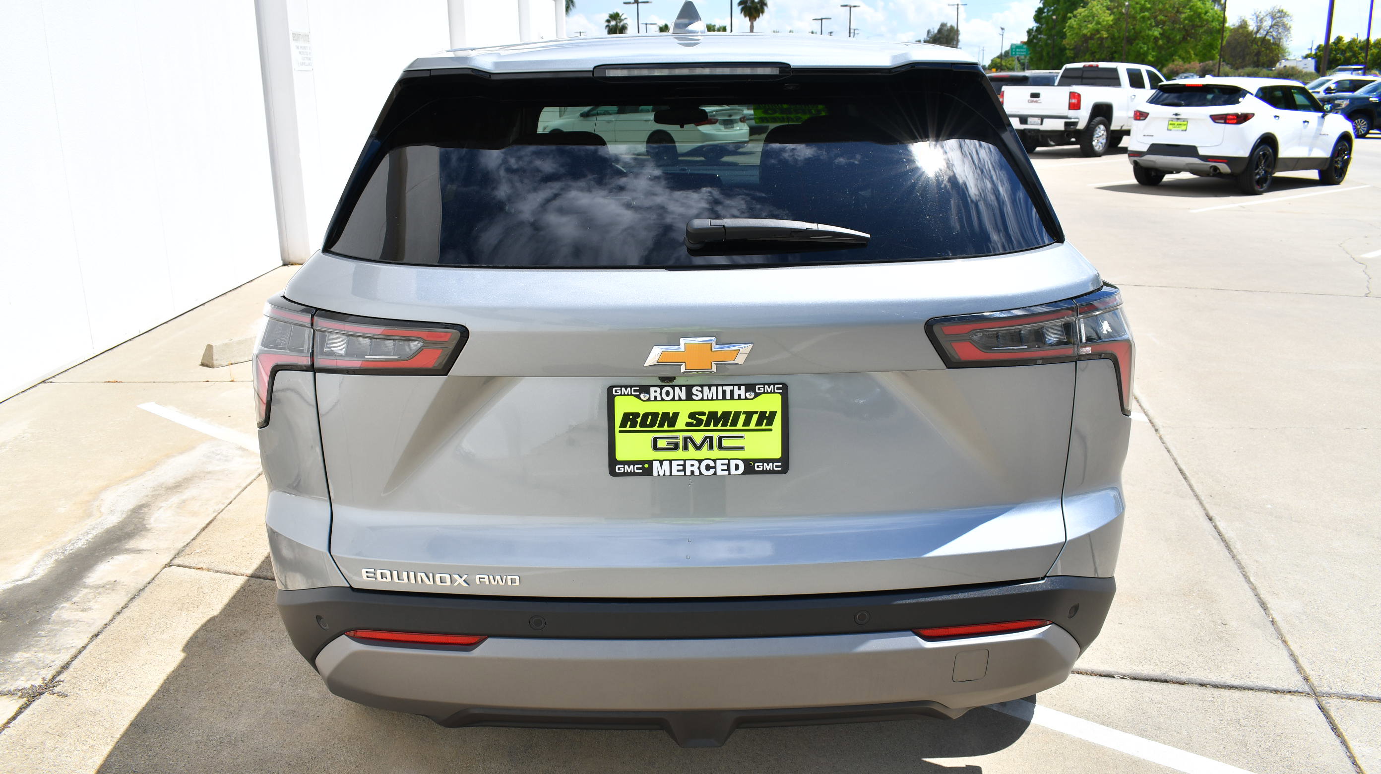 Used 2025 Chevrolet Equinox LT AWD/4WD image 8