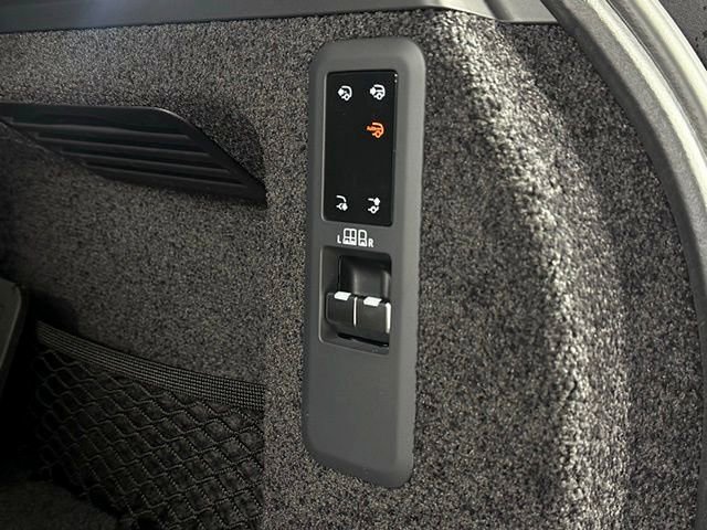 New 2025 Land Rover Range Rover SE image 19