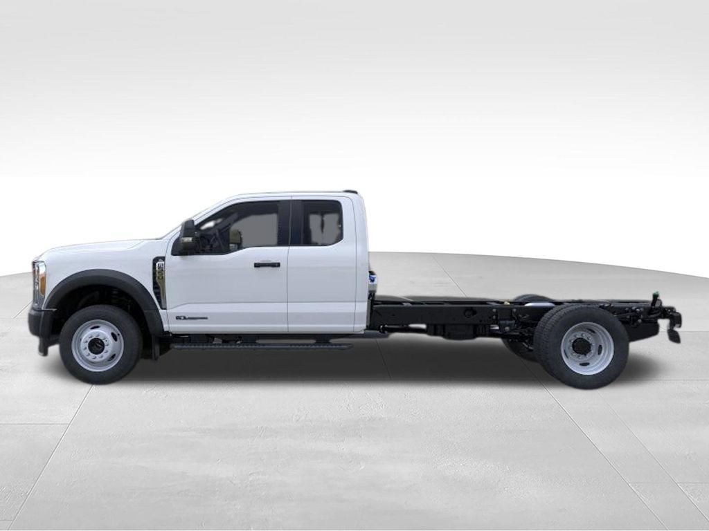 New 2026 Ford F550 4x4 SuperCab Super Duty image 3