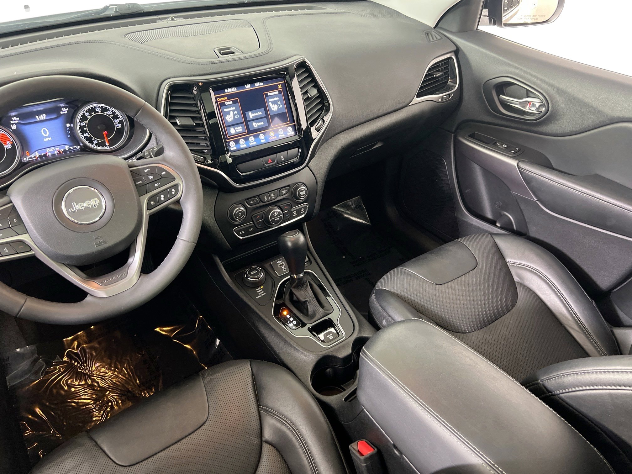 Used 2022 Jeep Cherokee Limited image 21