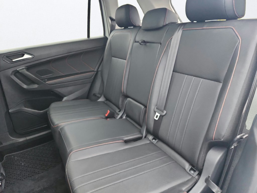 Certified 2024 Volkswagen Tiguan Wolfsburg Edition AWD/4WD image 22