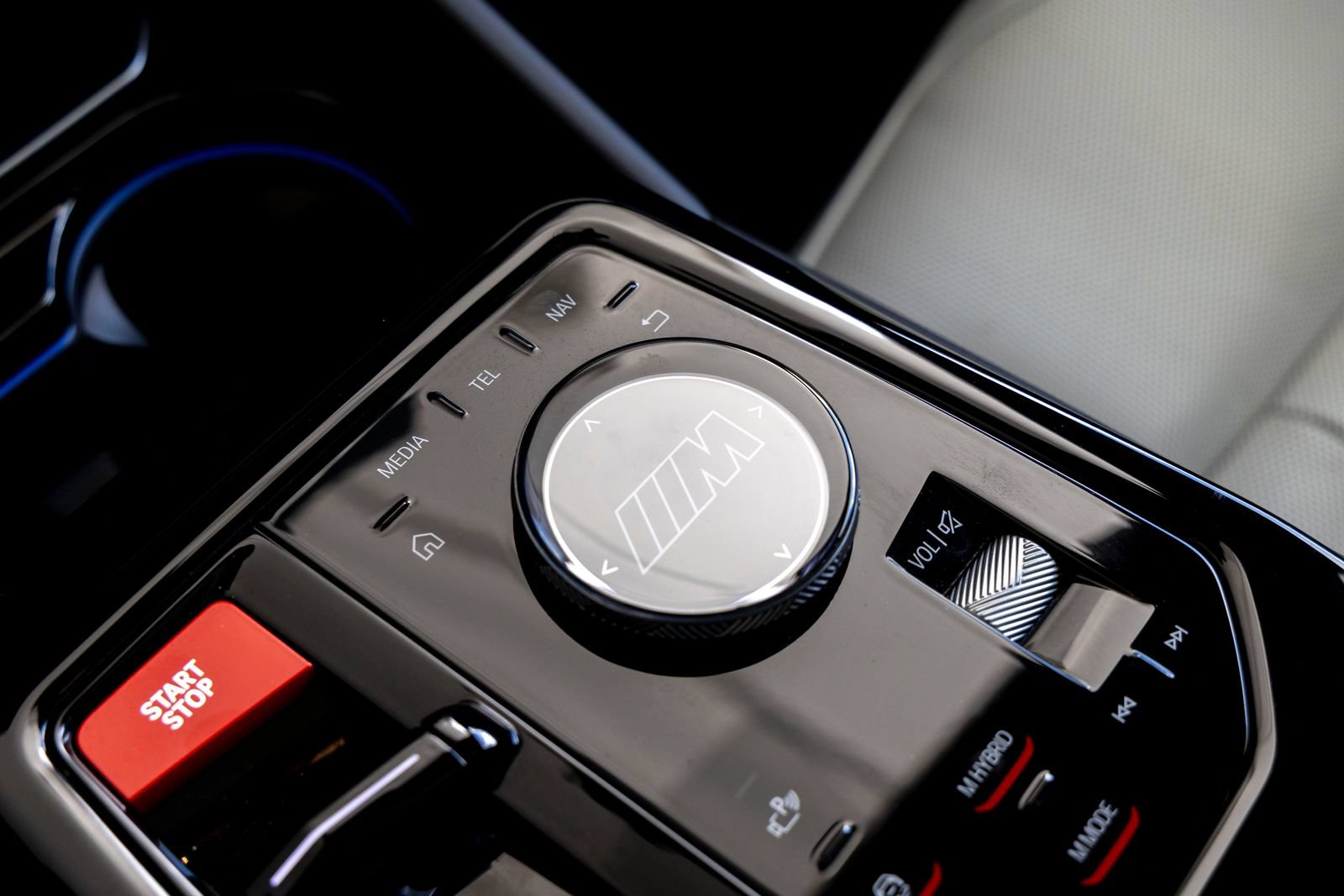 Certified 2025 BMW M5 Touring AWD/4WD image 22