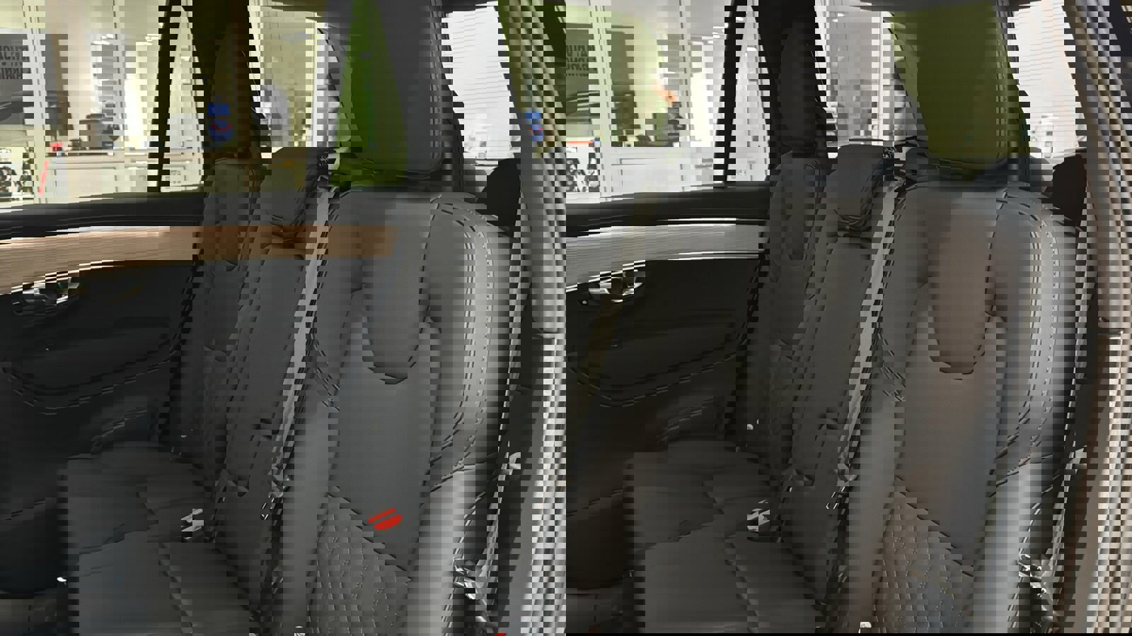 New 2026 Volvo XC90 B6 Plus w/ Protection Package Premier image 26