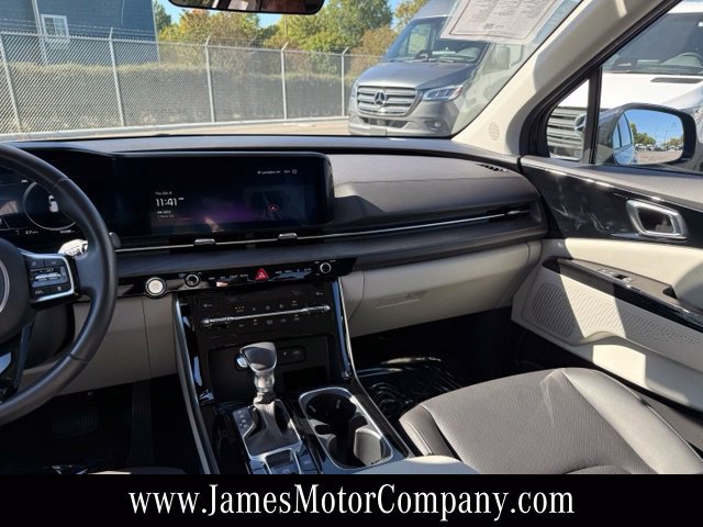 Used 2024 Kia Carnival SX FWD image 18