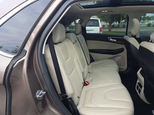 Used 2019 Ford Edge Titanium FWD image 18