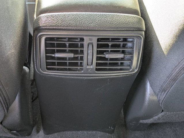 Used 2019 Nissan Rogue SV w/ Premium Package image 16