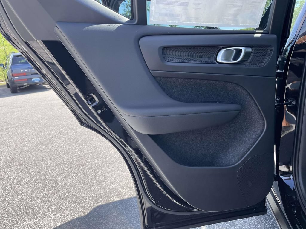 New 2026 Volvo XC40 B5 Plus w/ Climate Package AWD/4WD image 2