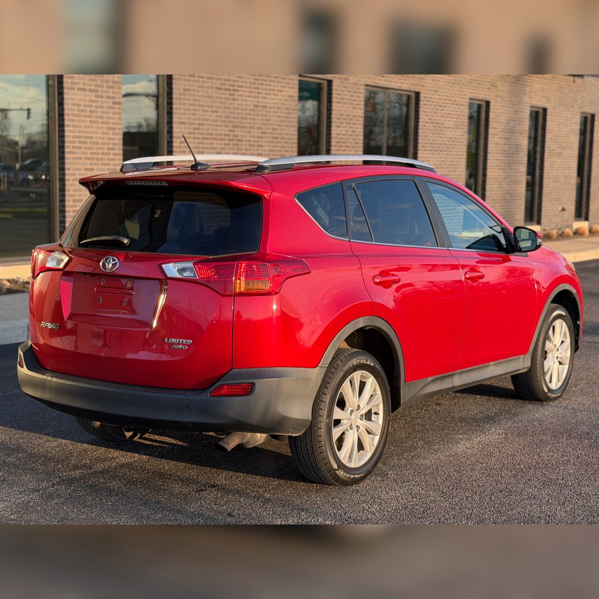 Used 2014 Toyota RAV4 Limited w/ Technology Package AWD/4WD image 2