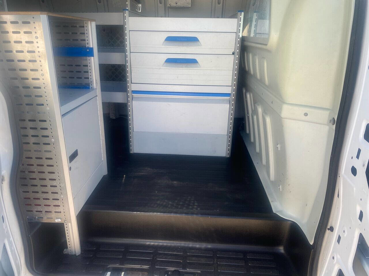 Used 2014 Chevrolet Express 2500 image 11