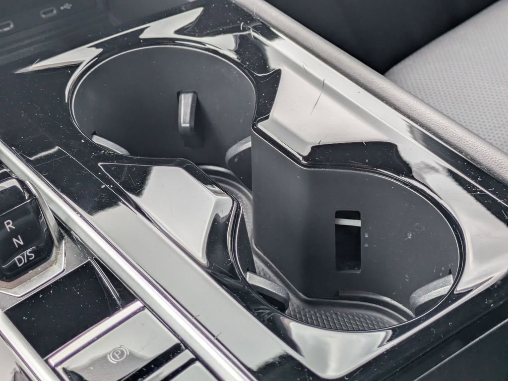 Used 2025 Volkswagen Atlas Cross Sport SE FWD image 18