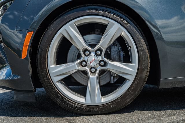 Used 2018 Chevrolet Camaro SS RWD image 18