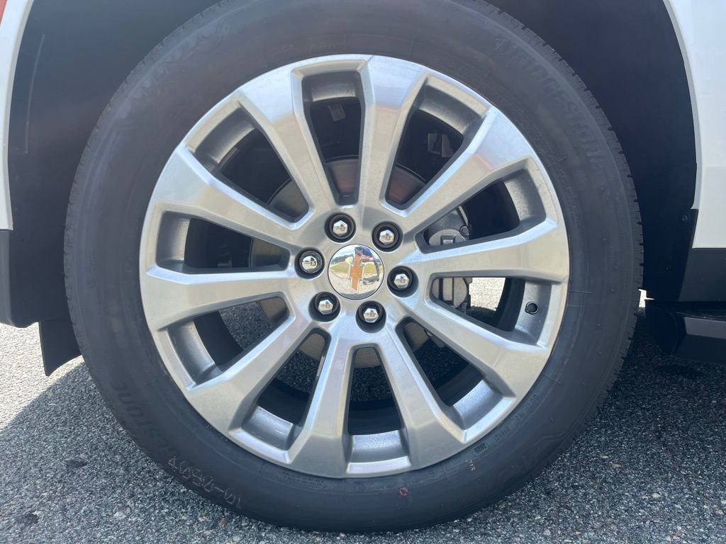 New 2025 Chevrolet Suburban Premier image 13