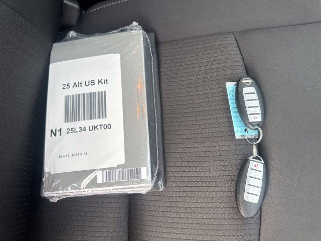 Used 2025 Nissan Altima 2.5 SV image 14