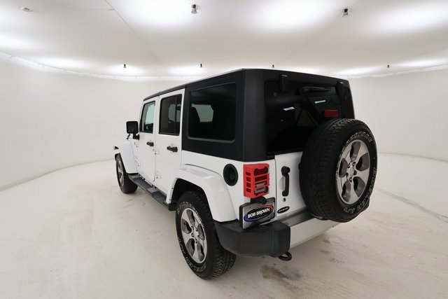 Used 2018 Jeep Wrangler Unlimited Sahara w/ Connectivity Group image 23