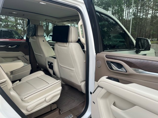Used 2024 GMC Yukon Denali w/ Advanced Technology Package image 12
