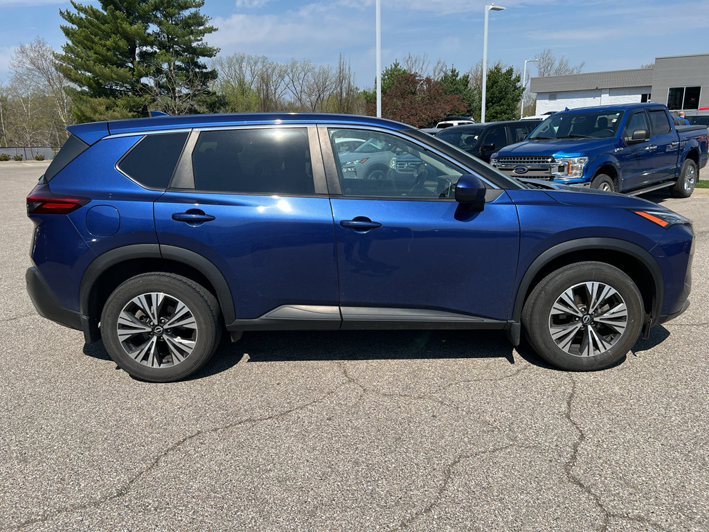 Used 2023 Nissan Rogue SV image 9