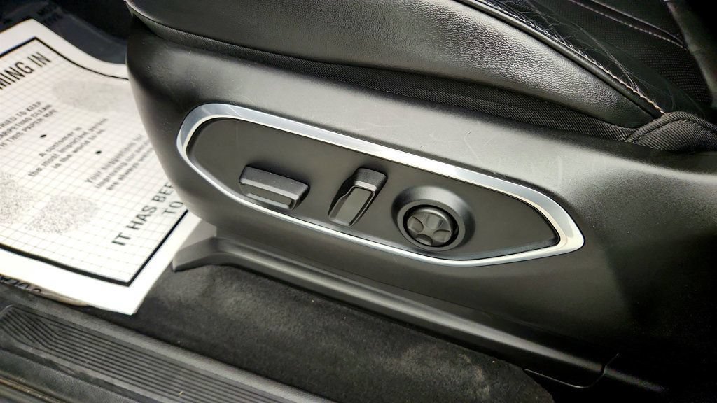 Used 2022 Jeep Wagoneer Series I w/ Premium Group I AWD/4WD image 12
